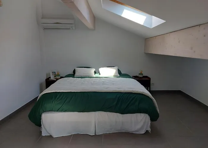 فندق Les Roches - Relais & Chateaux لو لا فاندو