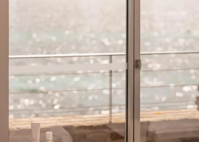 فندق Les Roches - Relais & Chateaux لو لا فاندو